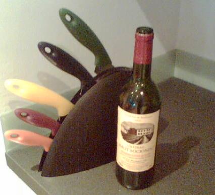 Another stonking 2005 claretâ€¦.and for some strange reason, a knife rack!