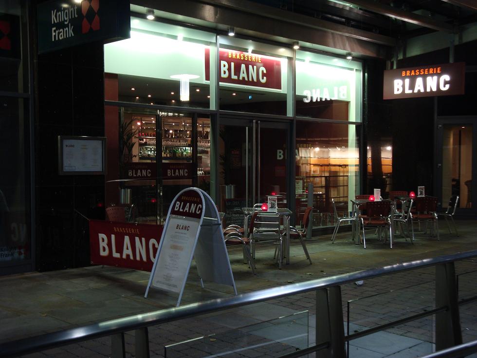 Blanc outside, blank inside